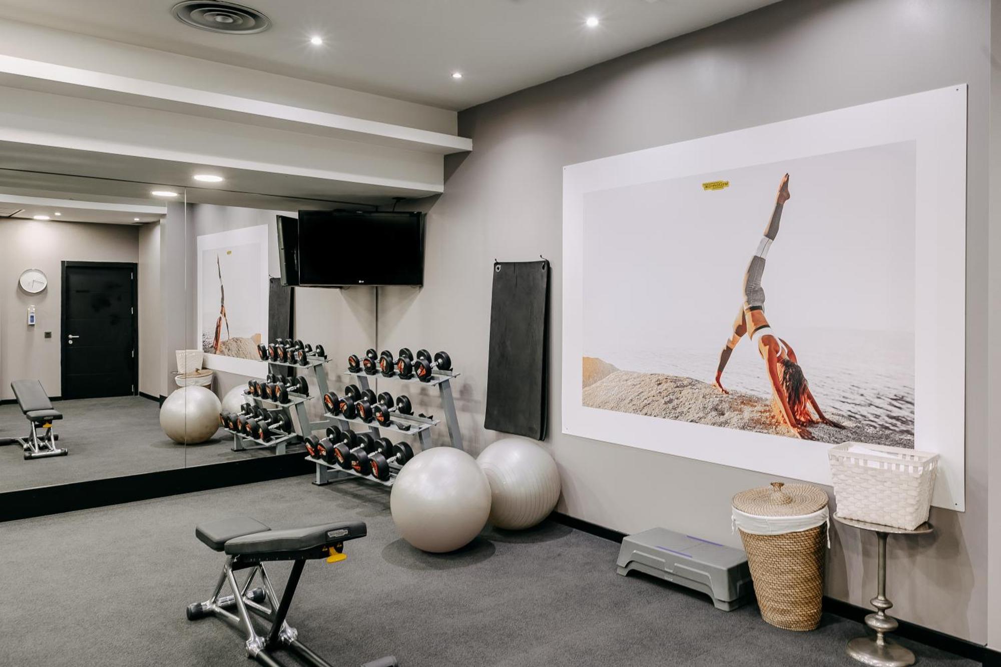 138 Liberdade Hotel Лиссабон Экстерьер фото The gym at the hotel